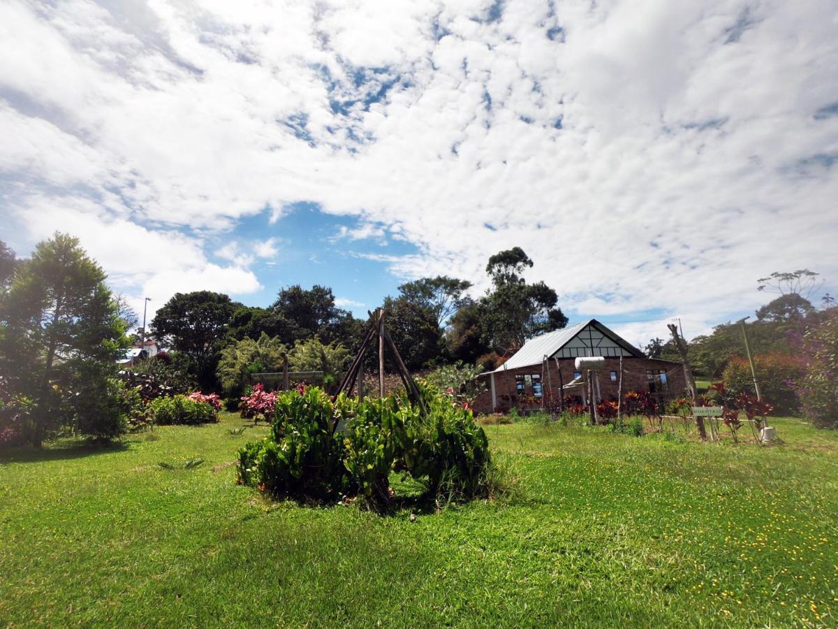 Tribu Ecohostal 로스 산토스 외부 사진