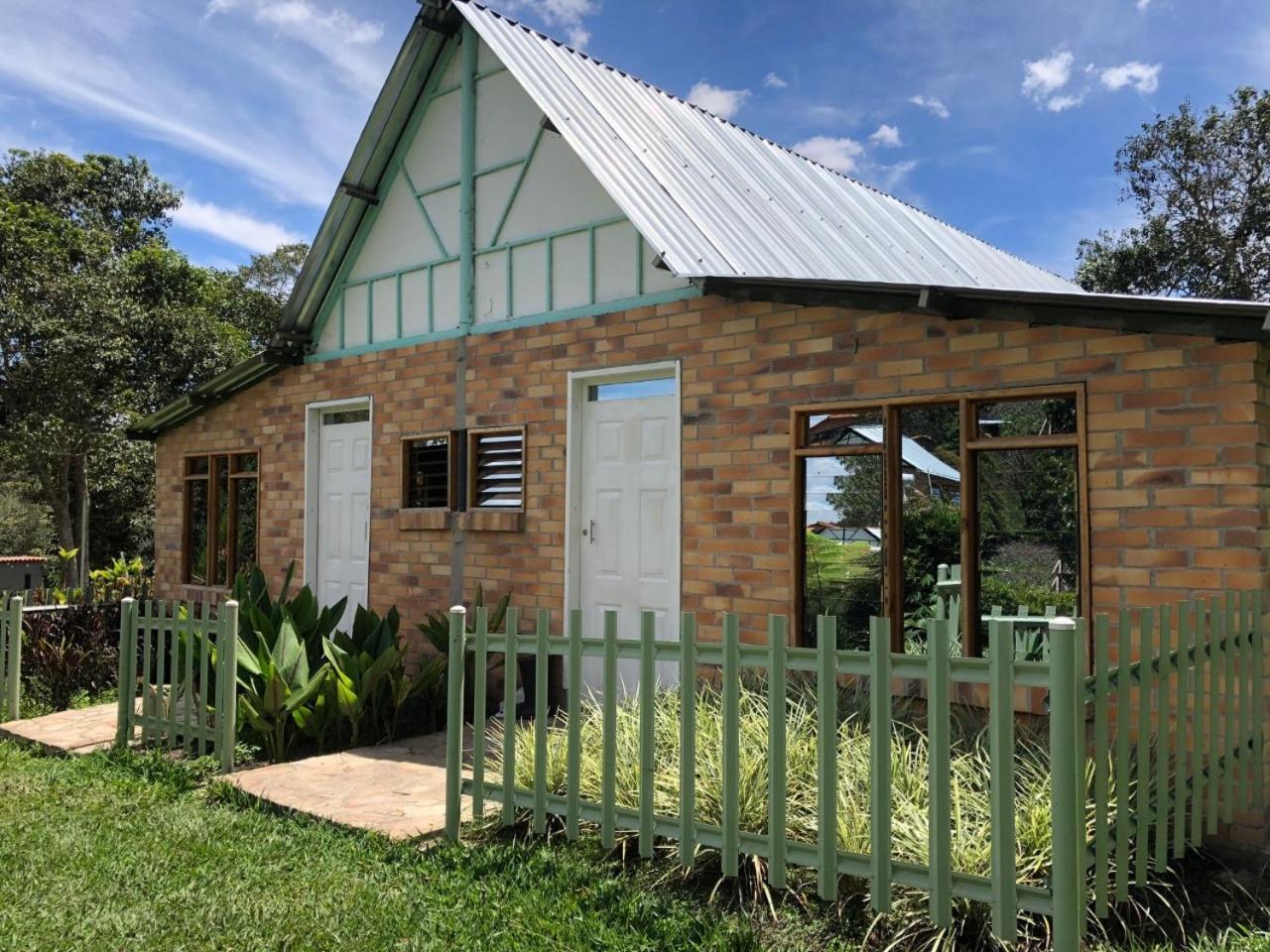 Tribu Ecohostal 로스 산토스 외부 사진