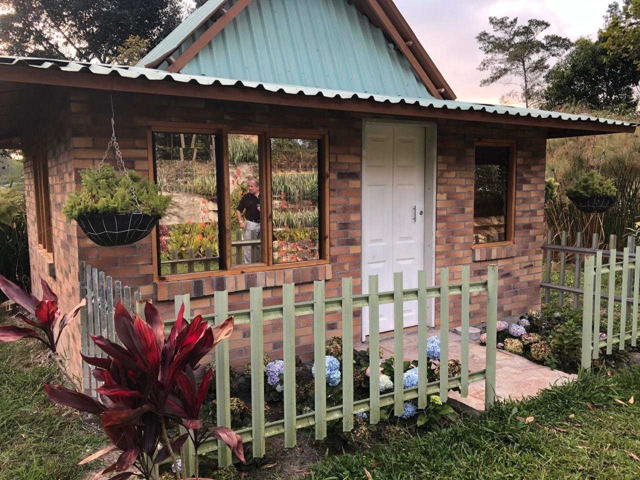Tribu Ecohostal 로스 산토스 외부 사진